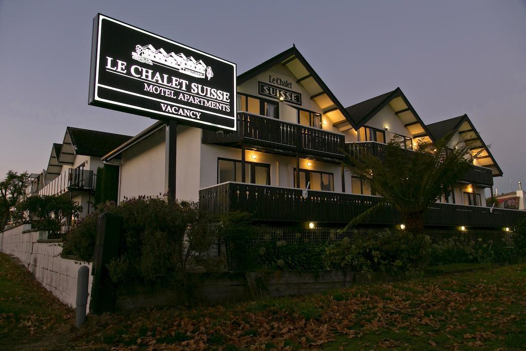 Le Chalet Suisse Motel Tauposjön Exteriör bild